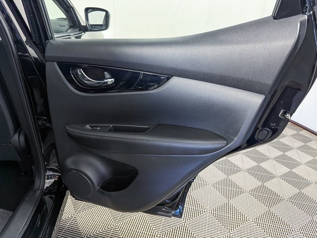 Certified 2022 Nissan Rogue Sport SV image 45