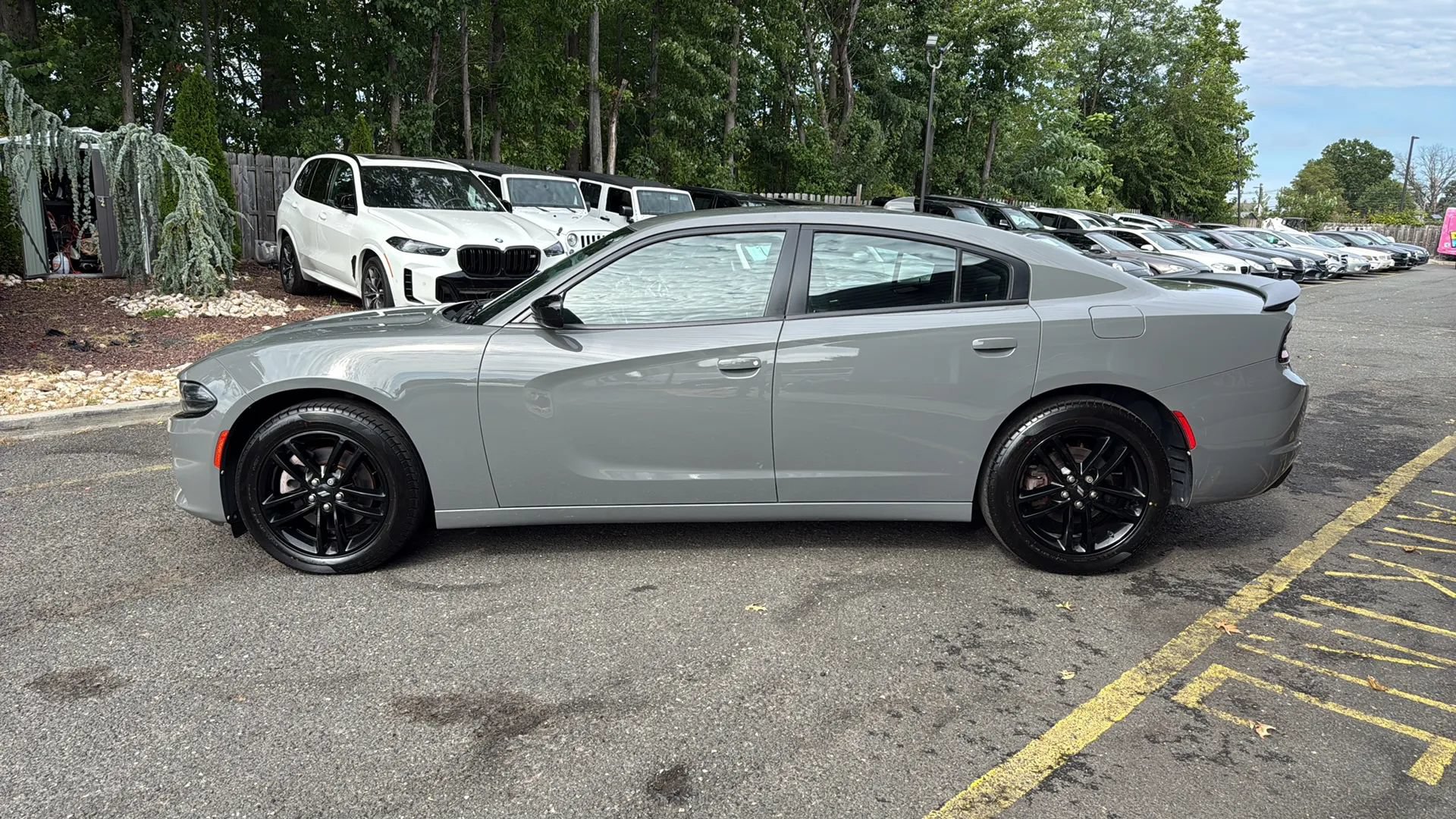 Used 2019 Dodge Charger SXT w/ Blacktop Package AWD/4WD image 8
