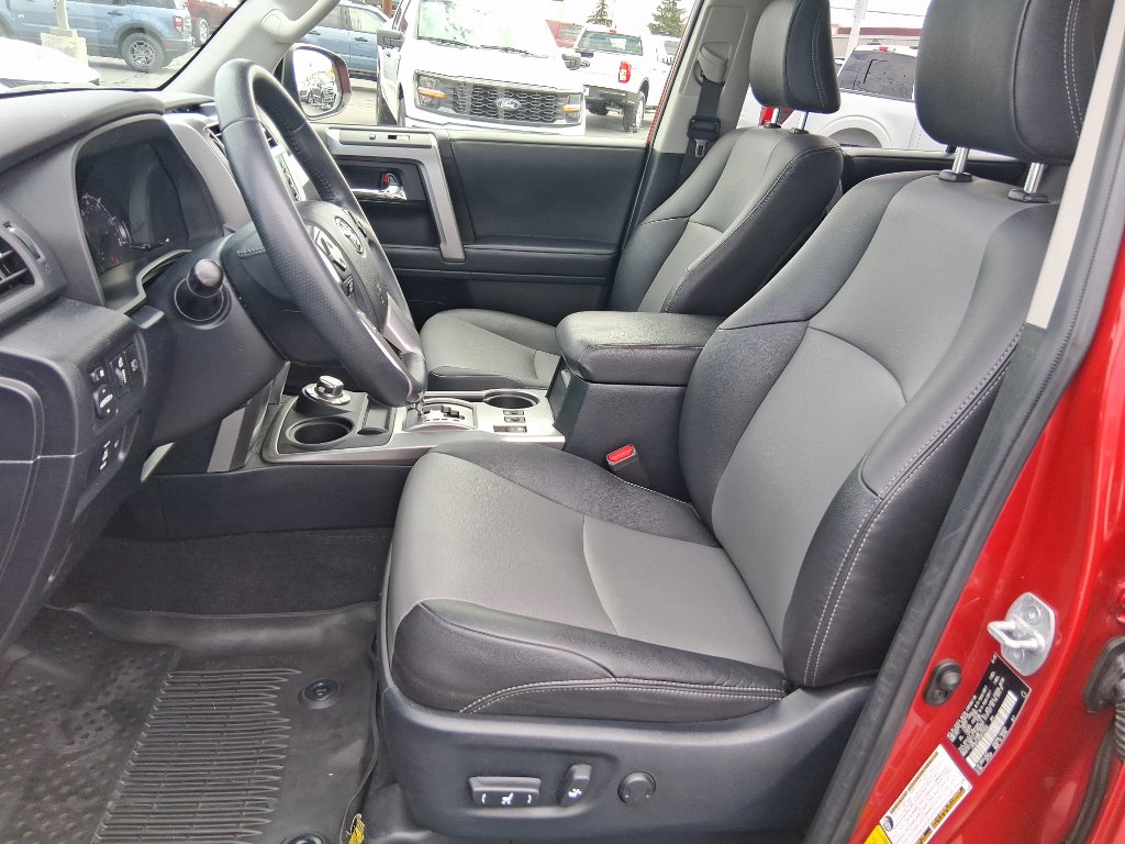 Used 2022 Toyota 4Runner SR5 Premium w/ Moonroof Package image 10