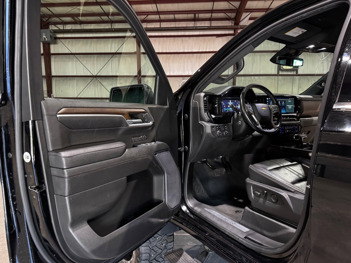 Used 2022 Chevrolet Silverado 1500 High Country image 11