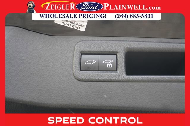 Used 2022 Toyota Venza LE image 11