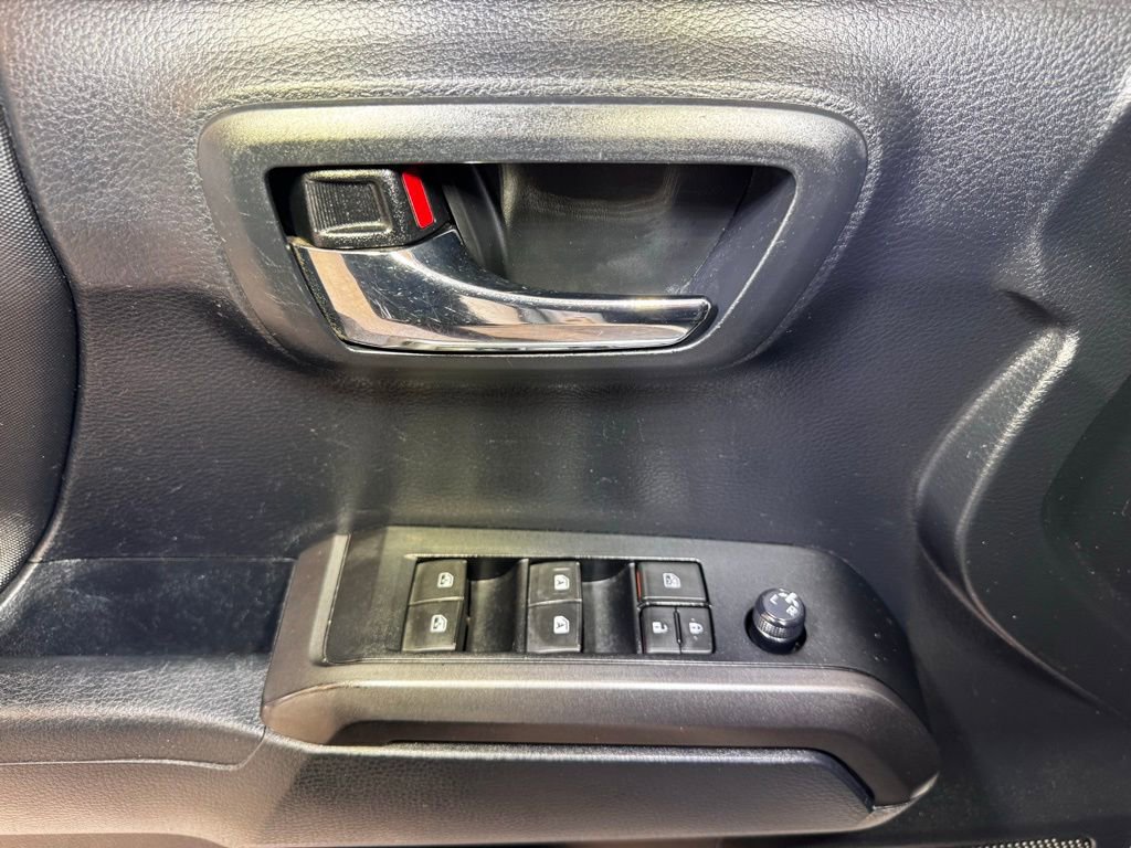 Used 2019 Toyota Tacoma TRD Off-Road image 21