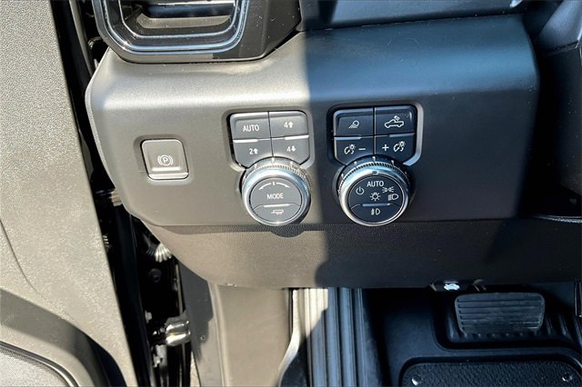 Used 2023 GMC Sierra 1500 AT4 w/ AT4 Preferred Package image 16