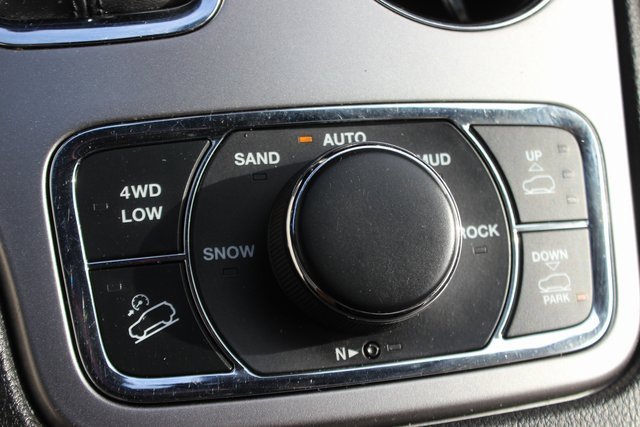 Used 2020 Jeep Grand Cherokee Overland image 11