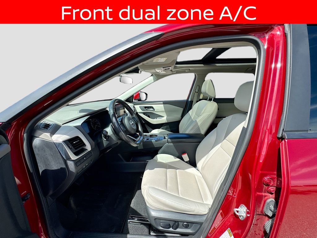Used 2023 Nissan Rogue SV w/ SV Premium B Package image 9