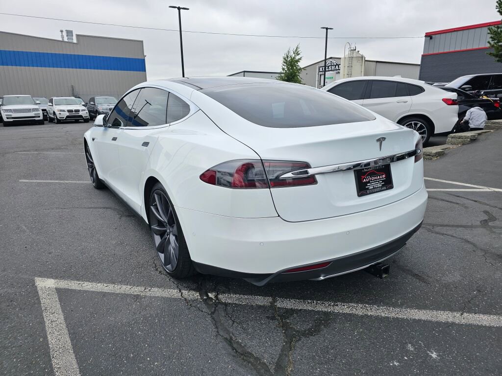 Used 2015 Tesla Model S 70D image 3