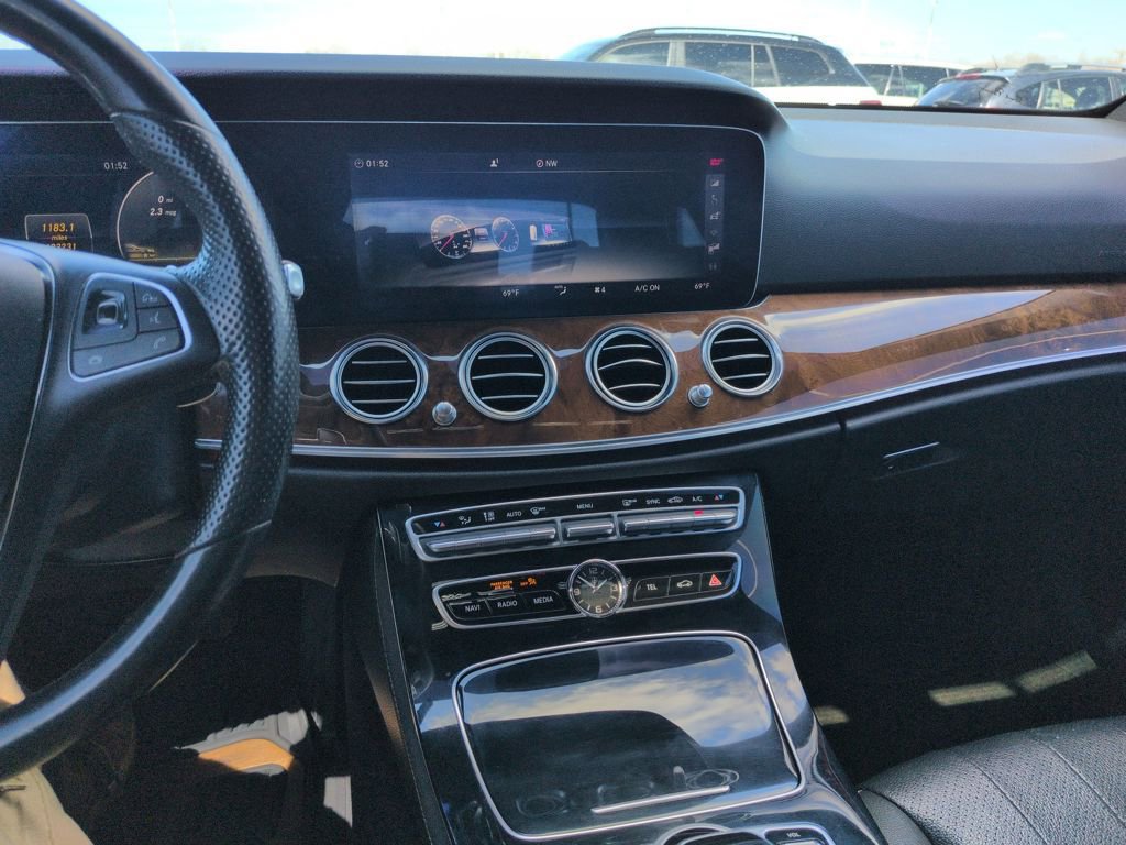Used 2018 Mercedes-Benz E 300 4MATIC image 18