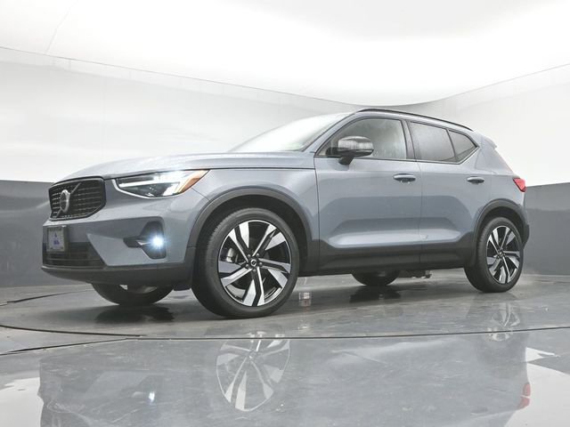 Used 2023 Volvo XC40 B5 Plus w/ Protection Package Premier image 37