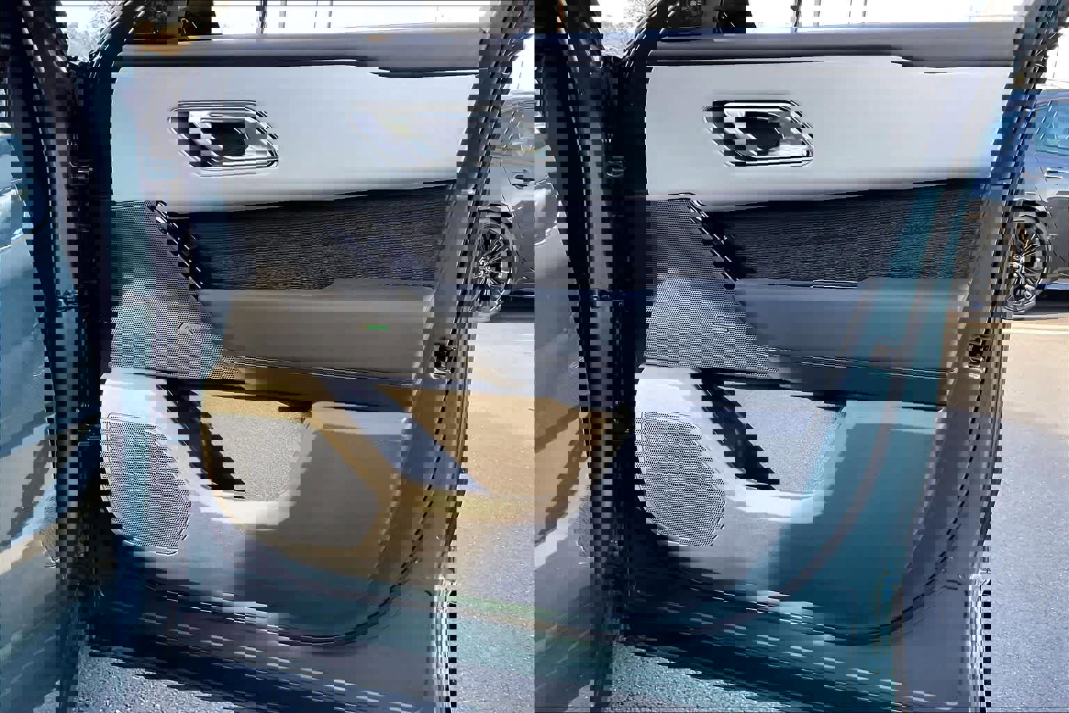 New 2026 Land Rover Range Rover Velar Dynamic SE image 30