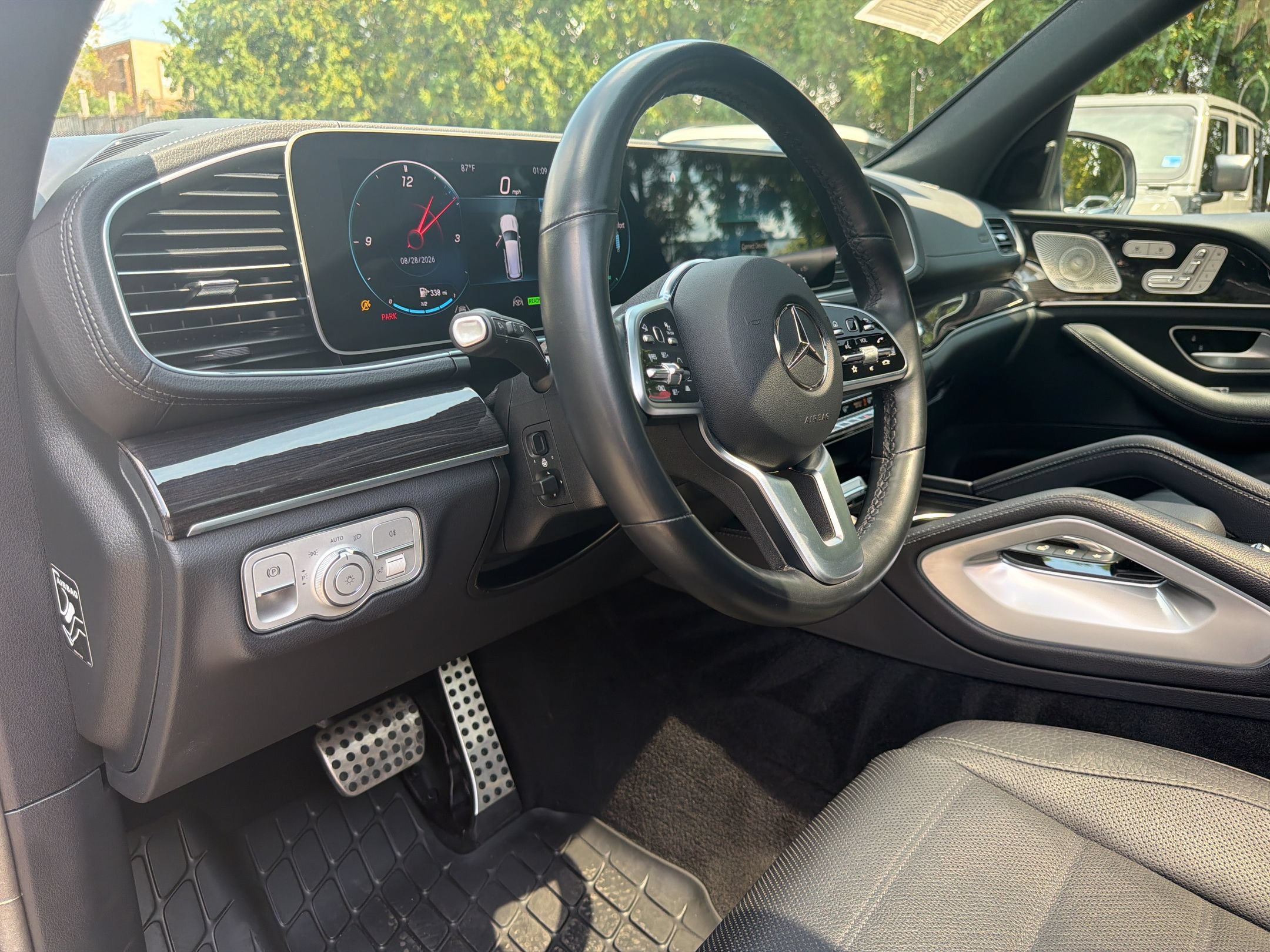 Used 2023 Mercedes-Benz GLS 450 4MATIC image 4