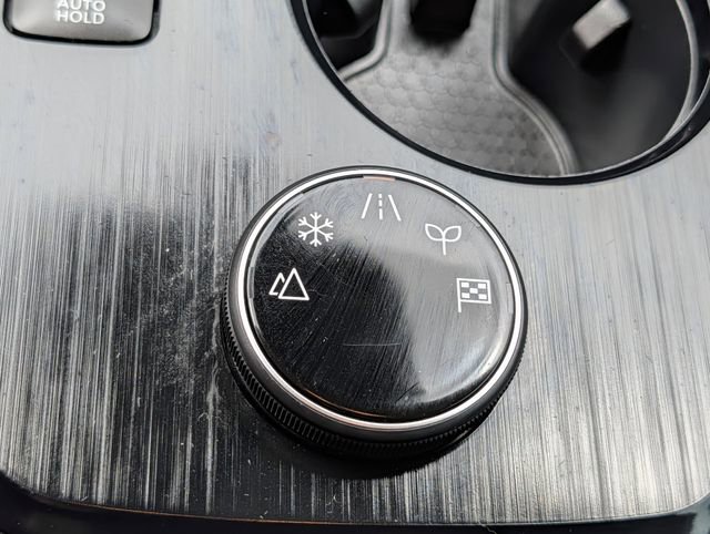 Used 2023 Nissan Rogue SV image 15