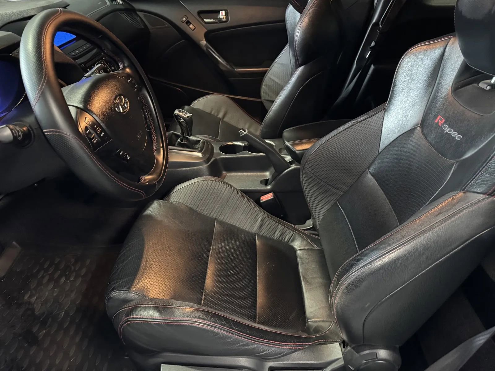 Used 2014 Hyundai Genesis 3.8 image 9