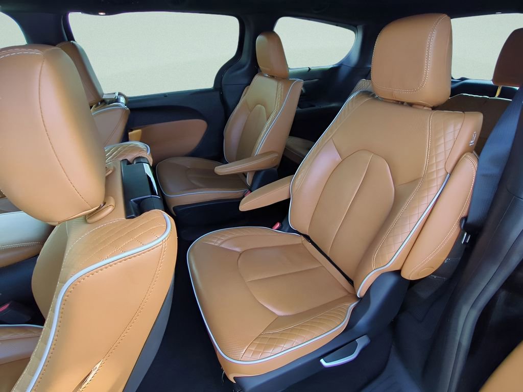 Used 2022 Chrysler Pacifica Pinnacle image 13