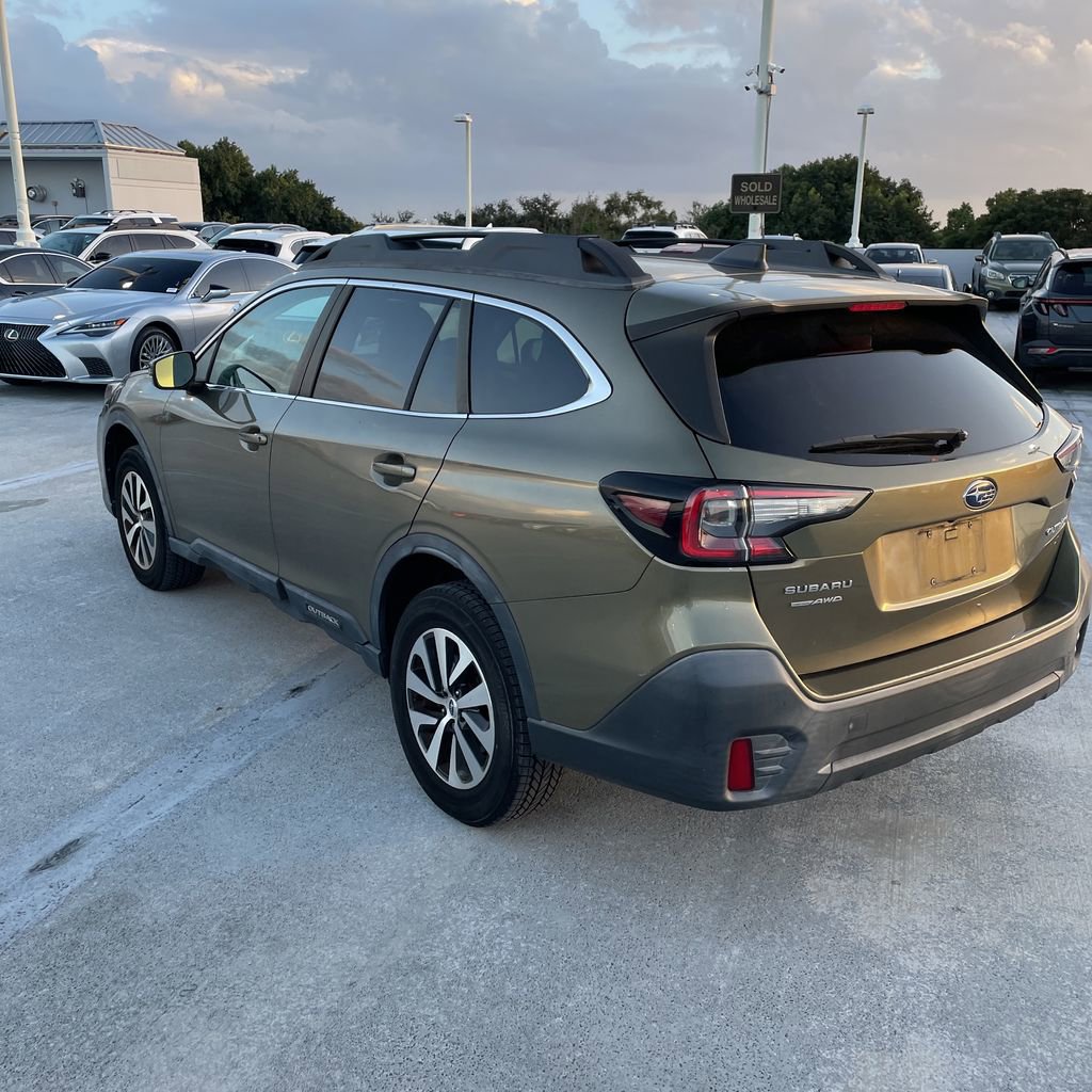 Used 2020 Subaru Outback Premium image 5
