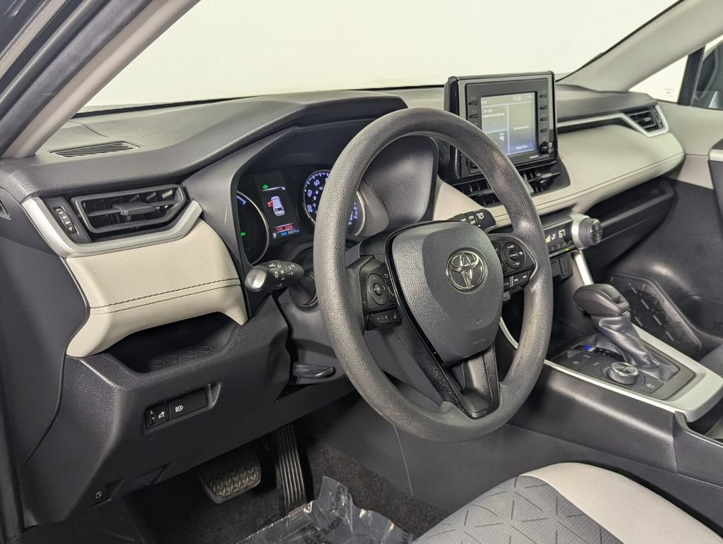 Used 2020 Toyota RAV4 XLE AWD/4WD image 11