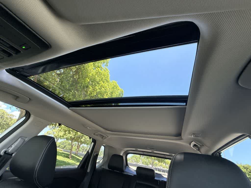 Used 2021 Nissan Rogue SL FWD image 16
