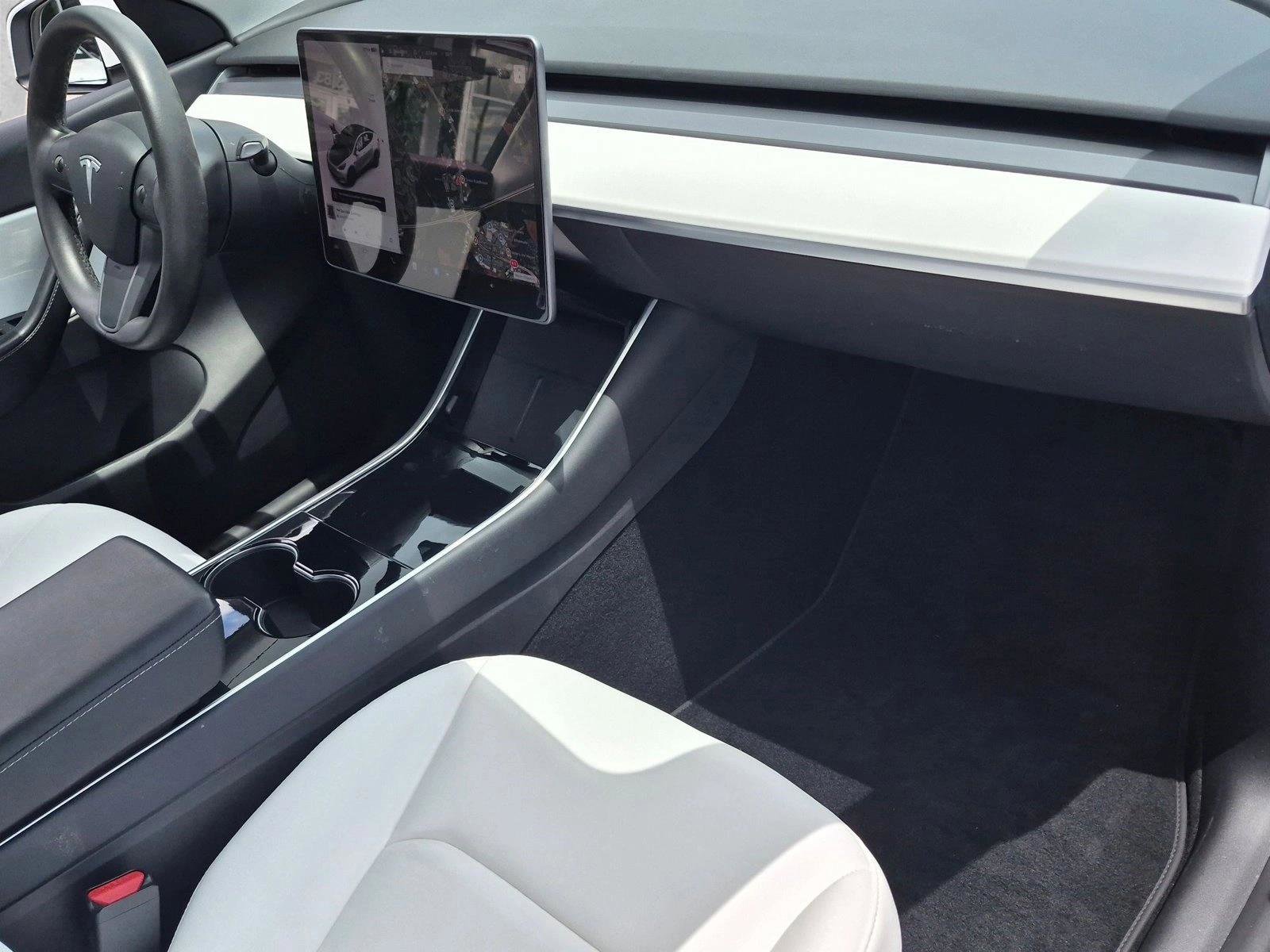Used 2021 Tesla Model Y Long Range AWD/4WD image 19