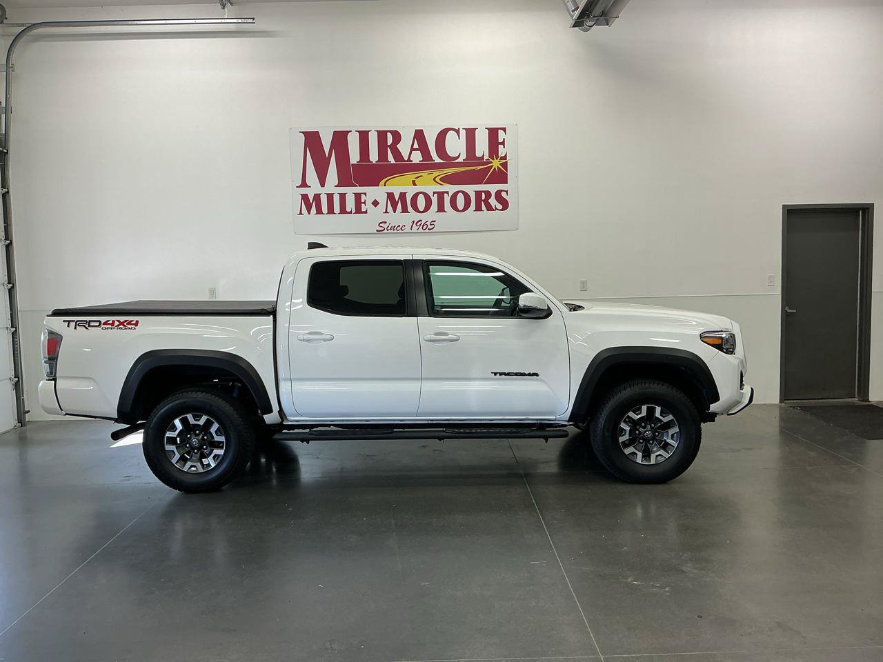 Used 2021 Toyota Tacoma TRD Off-Road AWD/4WD image 6