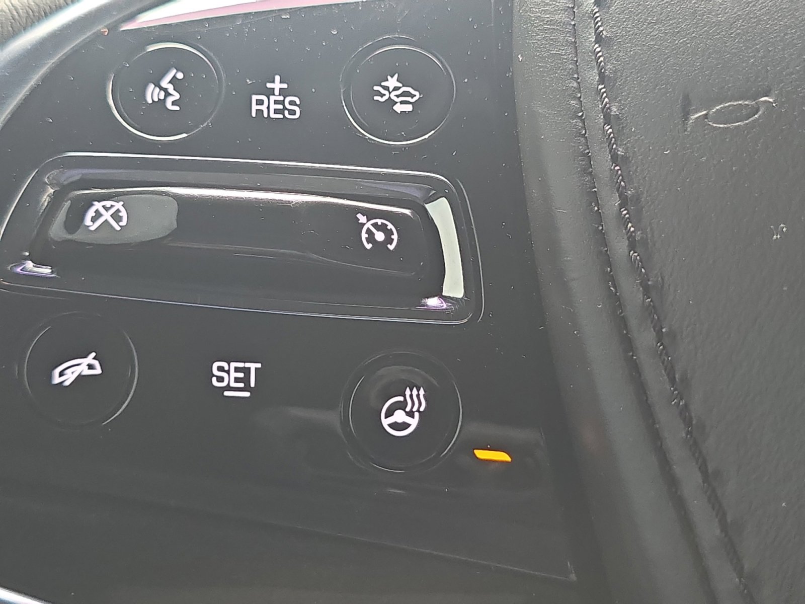 Used 2018 Cadillac Escalade ESV Platinum RWD image 27