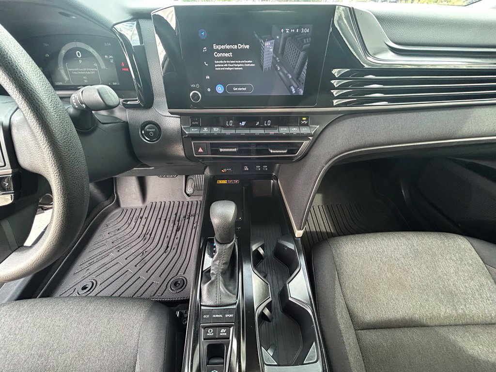 Used 2025 Toyota Camry LE FWD image 18