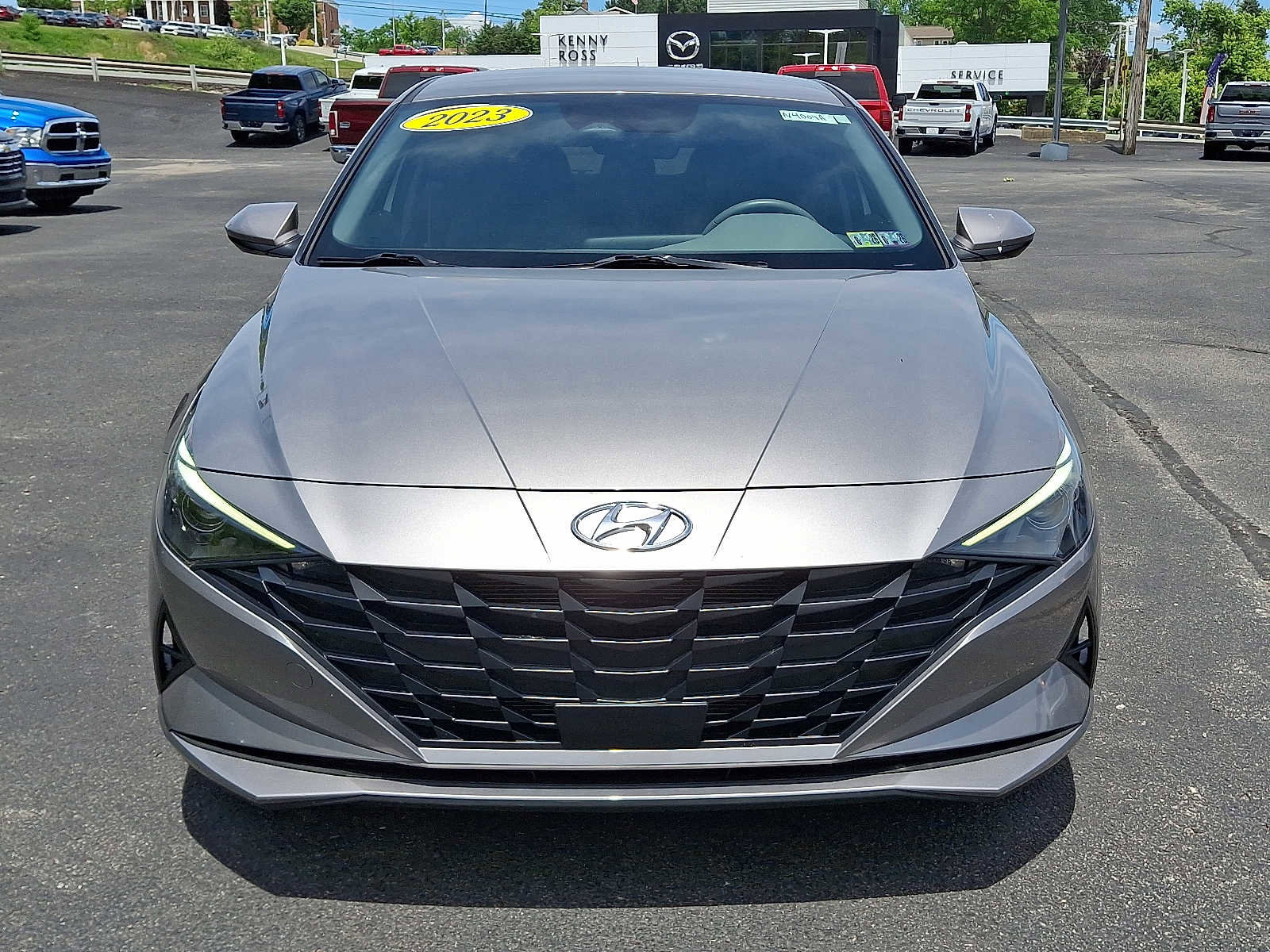 Used 2023 Hyundai Elantra SEL w/ Convenience Package FWD image 2