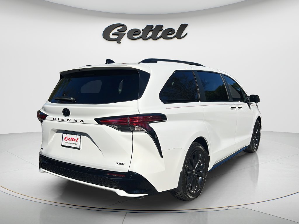 New 2026 Toyota Sienna XSE FWD image 5