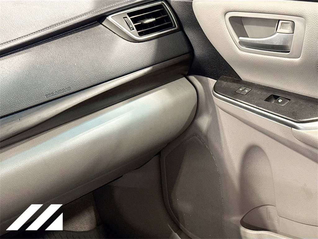 Used 2017 Toyota Camry XLE image 22