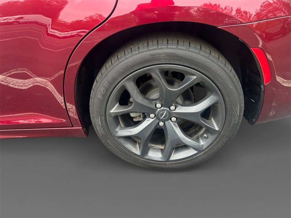 Used 2023 Chrysler 300 Touring L w/ Popular Equipment Group image 8