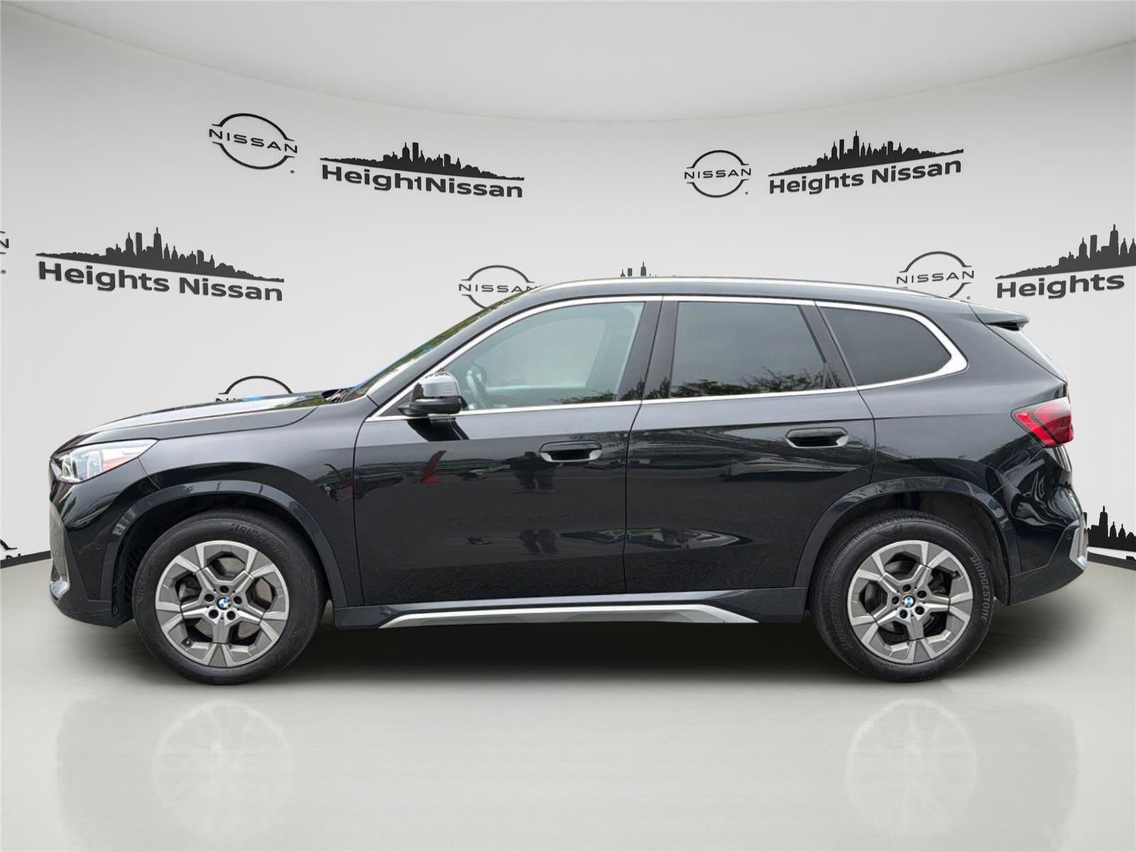 Used 2025 BMW X1 xDrive28i AWD/4WD image 2