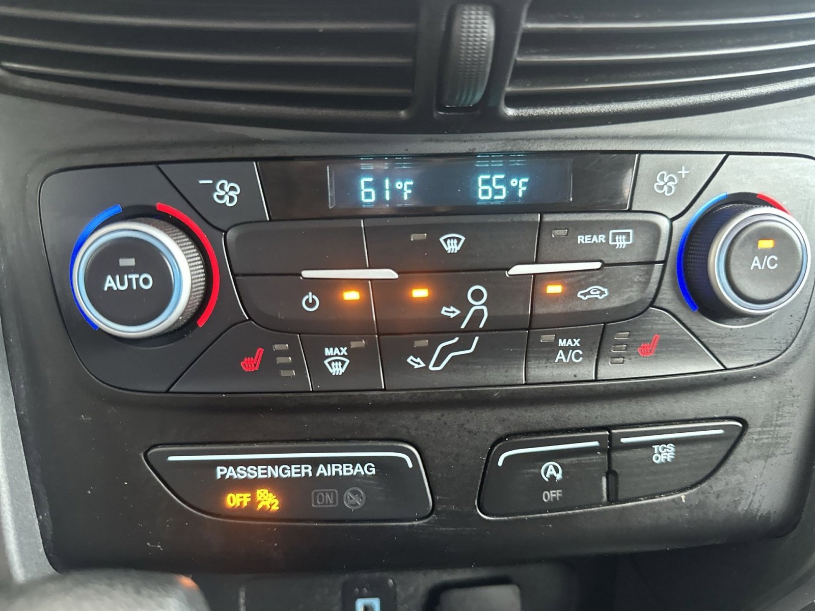 Certified 2019 Ford Escape SE AWD/4WD image 36