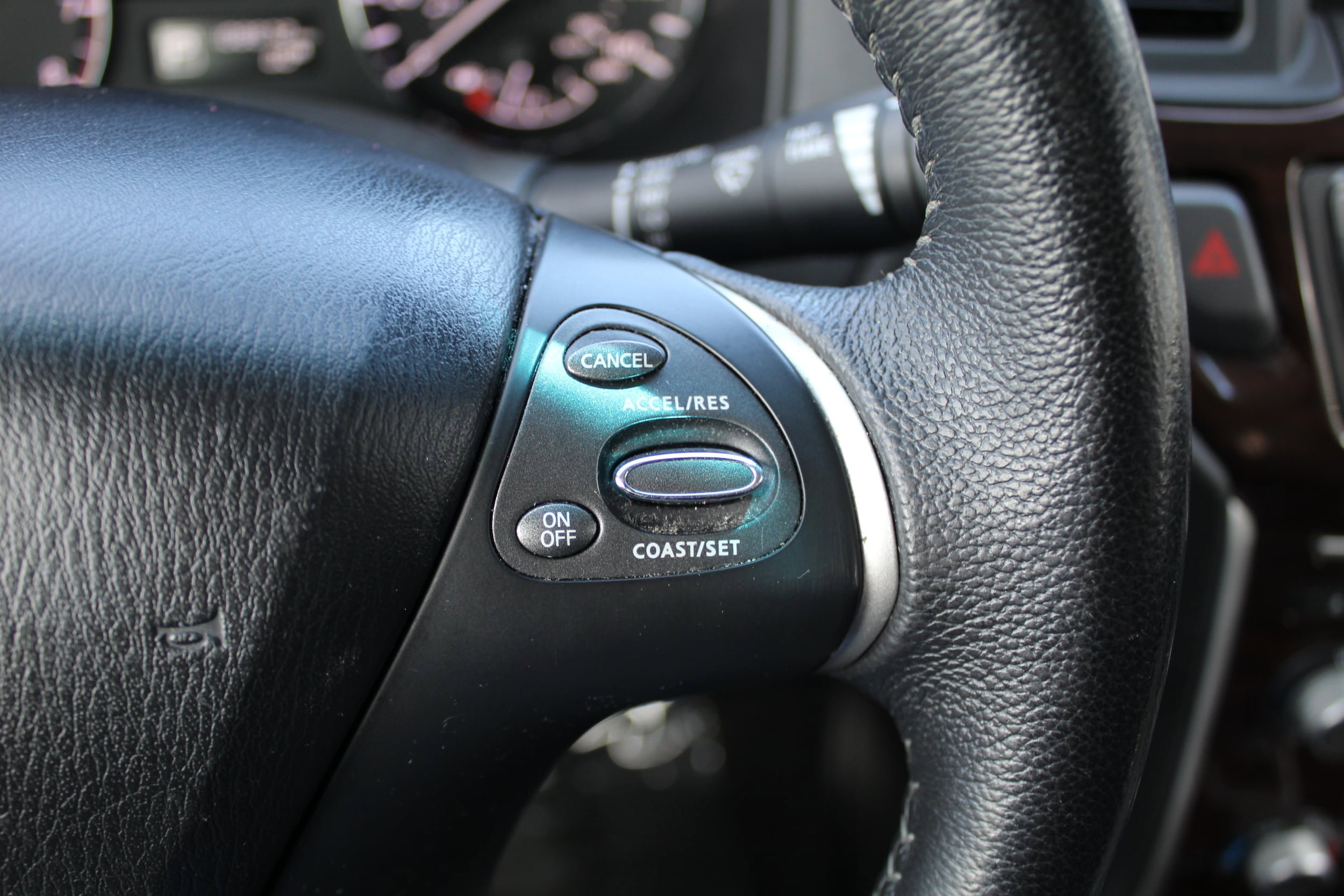 Used 2013 Nissan Pathfinder SL w/ Cargo Pkg image 24