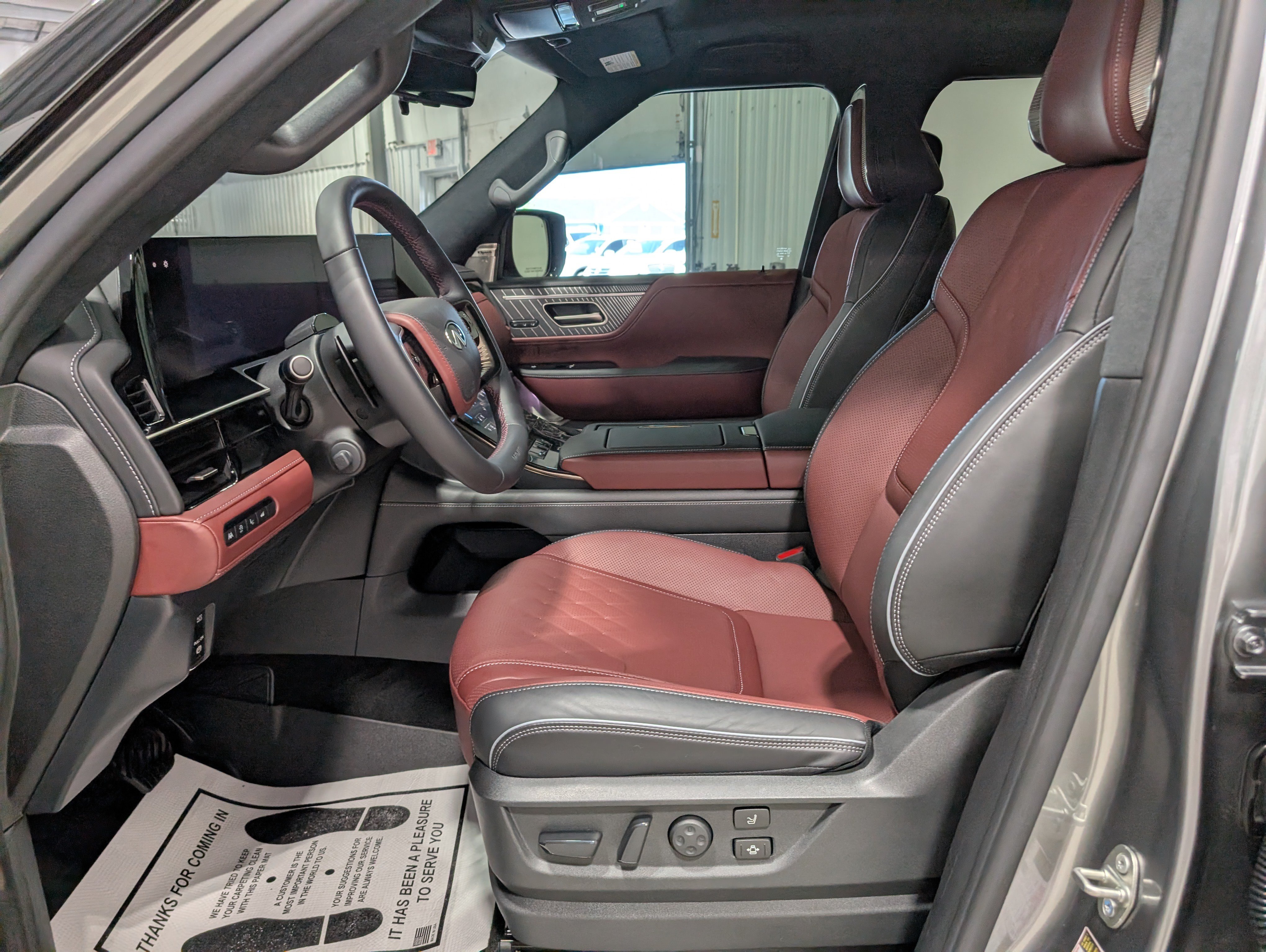 Used 2026 INFINITI QX80 Autograph w/ Autograph Exterior Package AWD/4WD image 16