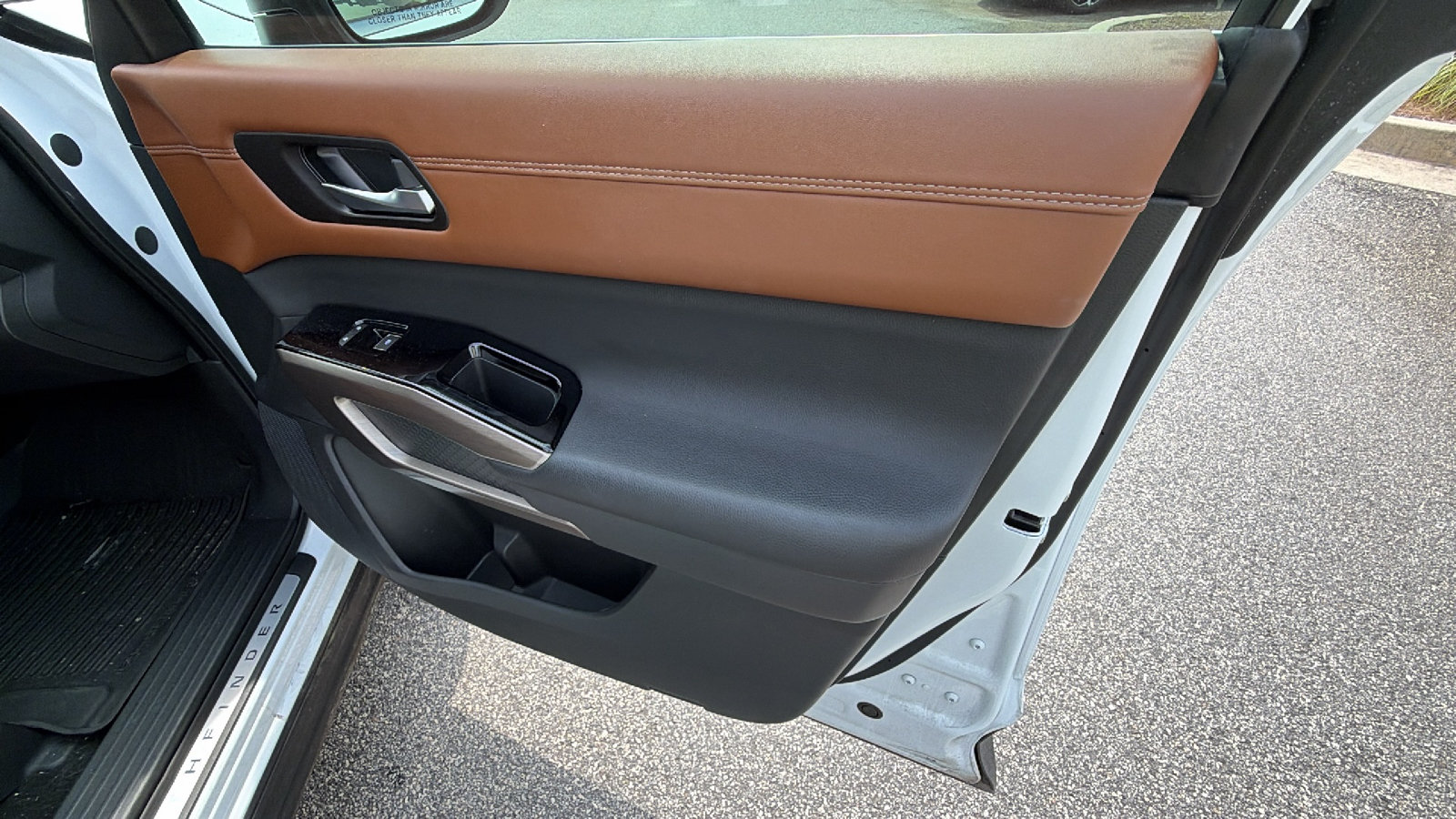 Used 2025 Nissan Pathfinder Platinum w/ Cargo Package FWD image 18