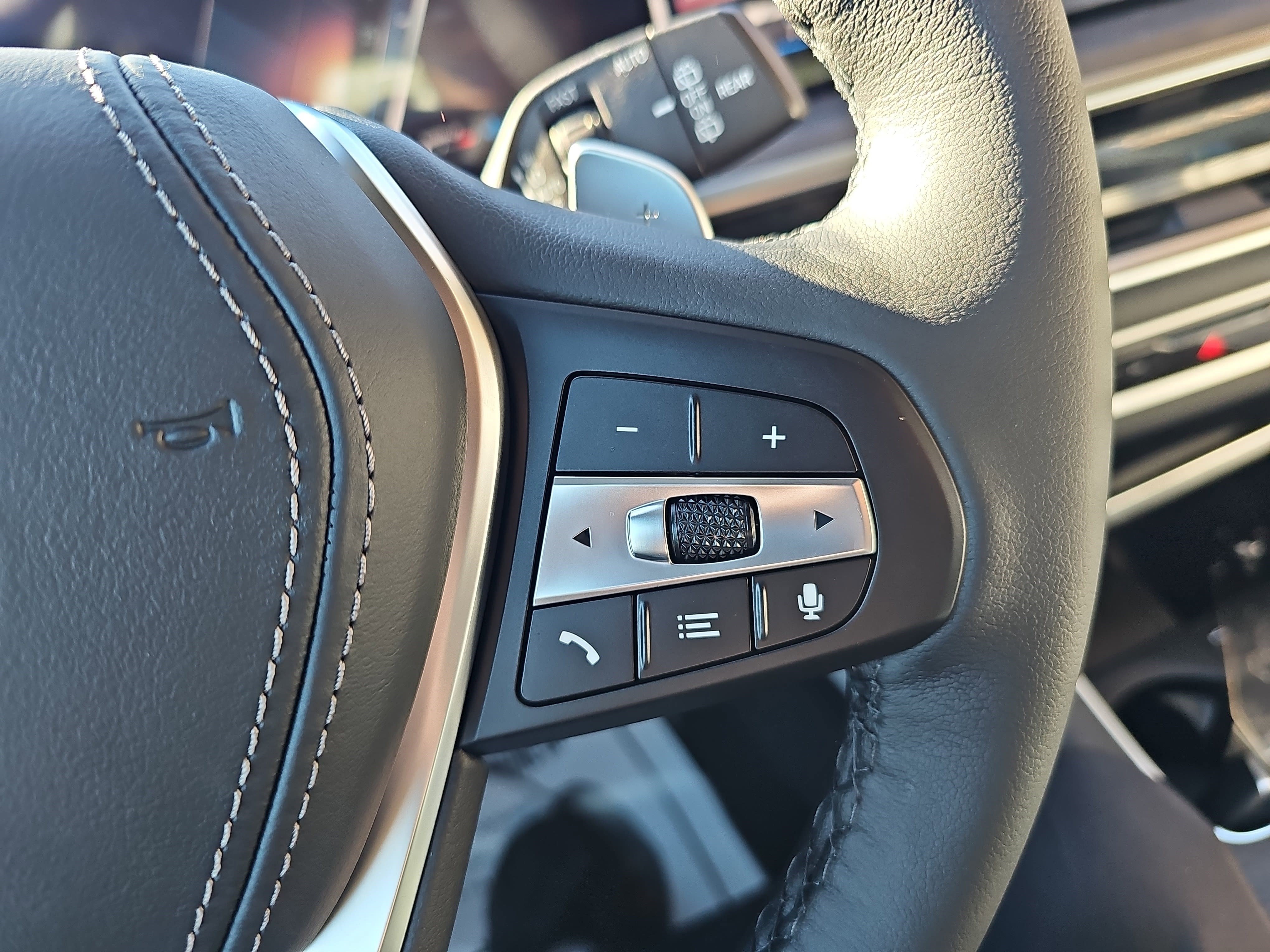 New 2026 BMW X5 xDrive40i w/ Climate Comfort Package image 18