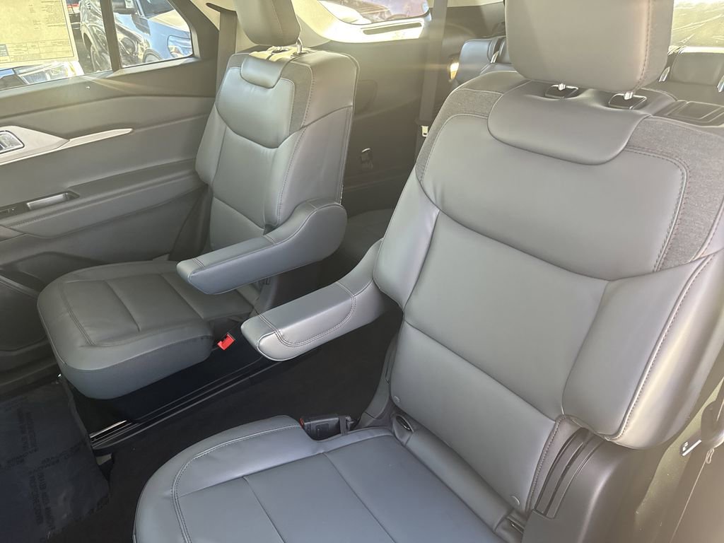 New 2026 Ford Explorer Active image 37