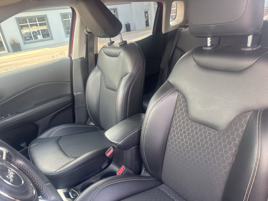 Used 2019 Jeep Compass Latitude w/ Popular Equipment Group image 8