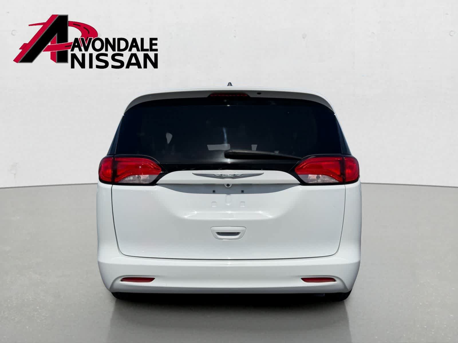 Used 2021 Chrysler Voyager L FWD image 5