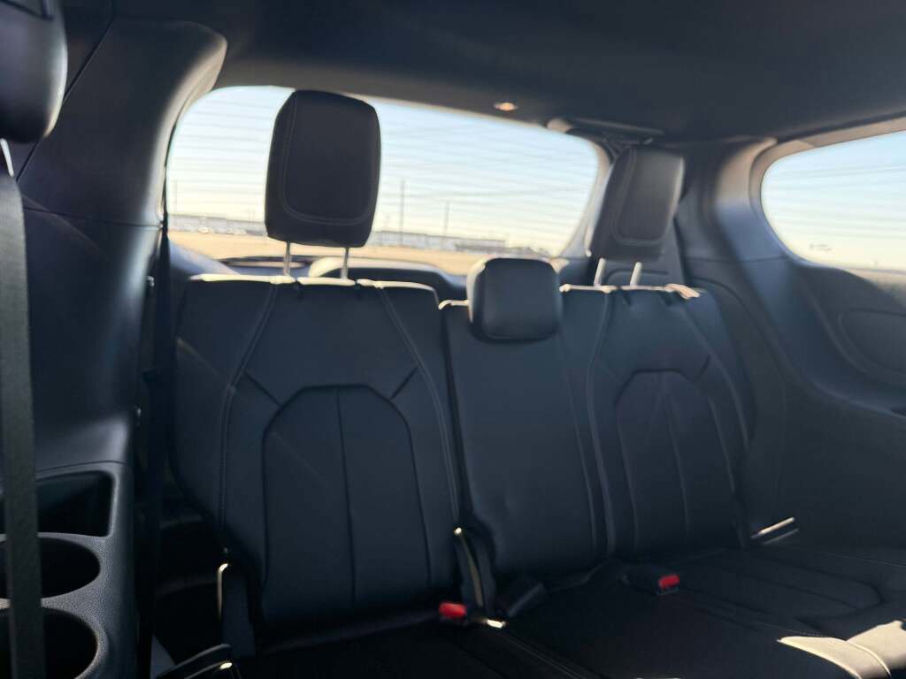 New 2026 Chrysler Pacifica Select w/ S Appearance Package image 37