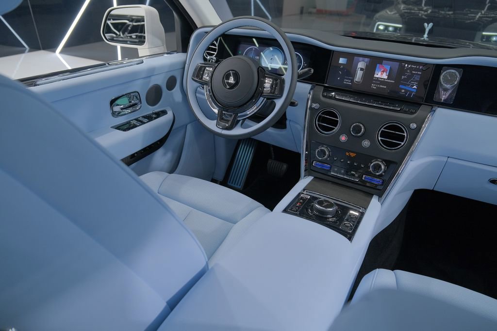 Used 2026 Rolls-Royce Cullinan AWD/4WD image 67