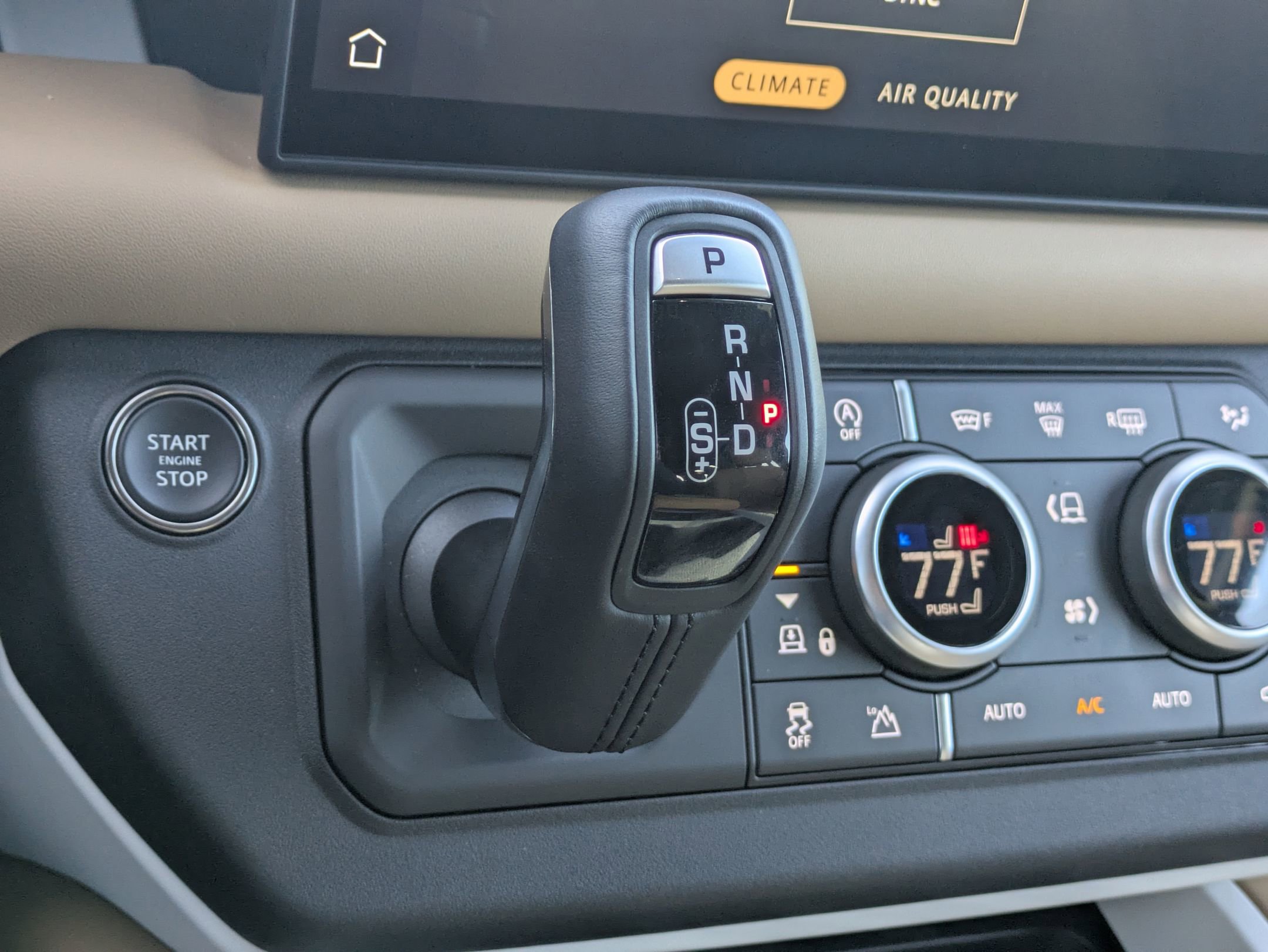 Certified 2025 Land Rover Defender 110 X-Dynamic SE image 17