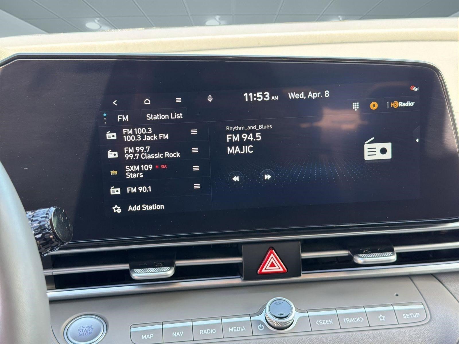 Used 2025 Hyundai Elantra SEL image 24