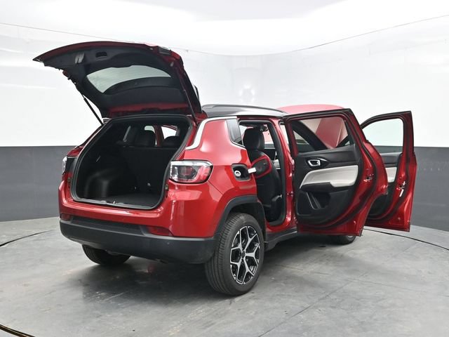 Used 2025 Jeep Compass Limited AWD/4WD image 46