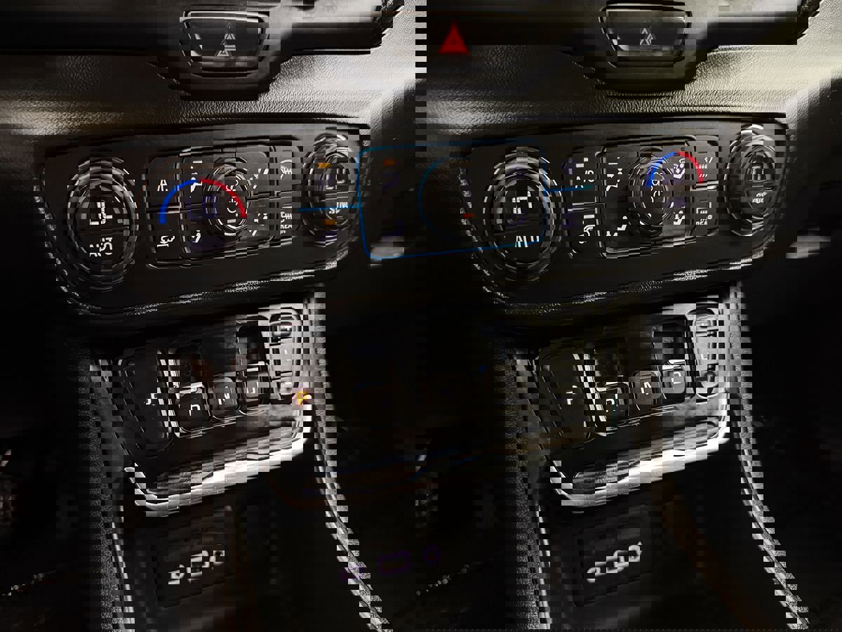 Used 2021 GMC Terrain SLT w/ Infotainment Package II image 23