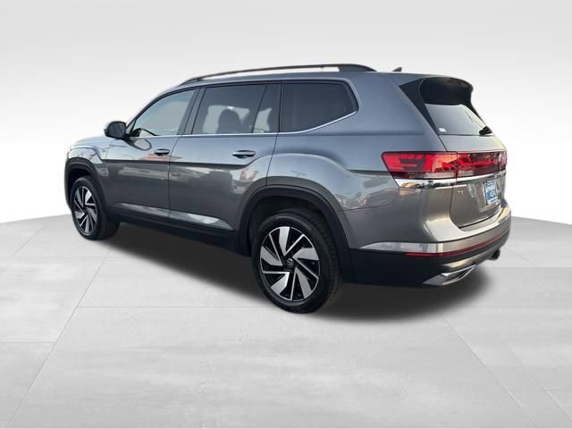 Used 2025 Volkswagen Atlas SE FWD image 3