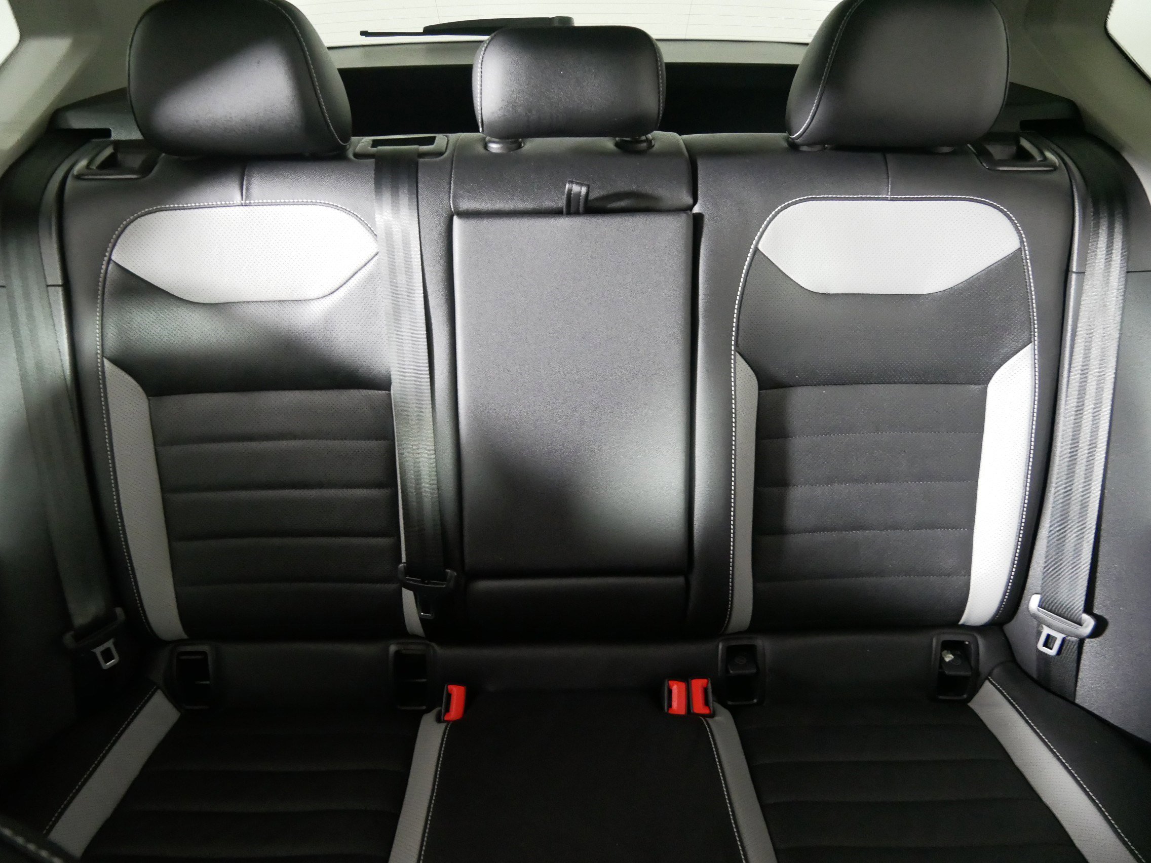 Used 2023 Volkswagen Taos SEL image 13