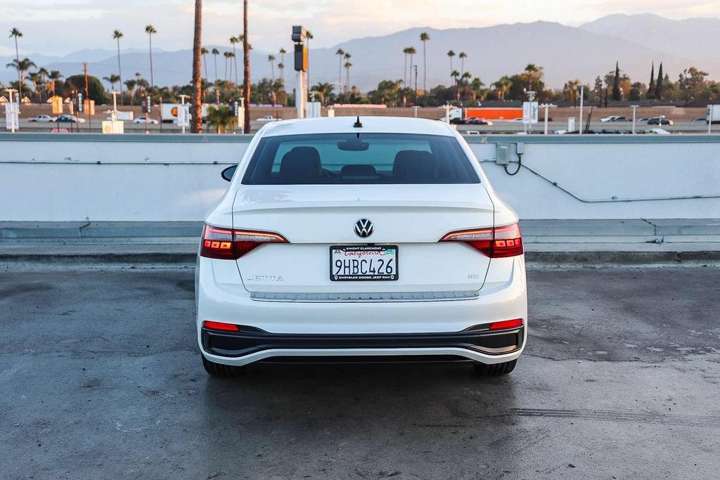Used 2023 Volkswagen Jetta SE FWD image 8