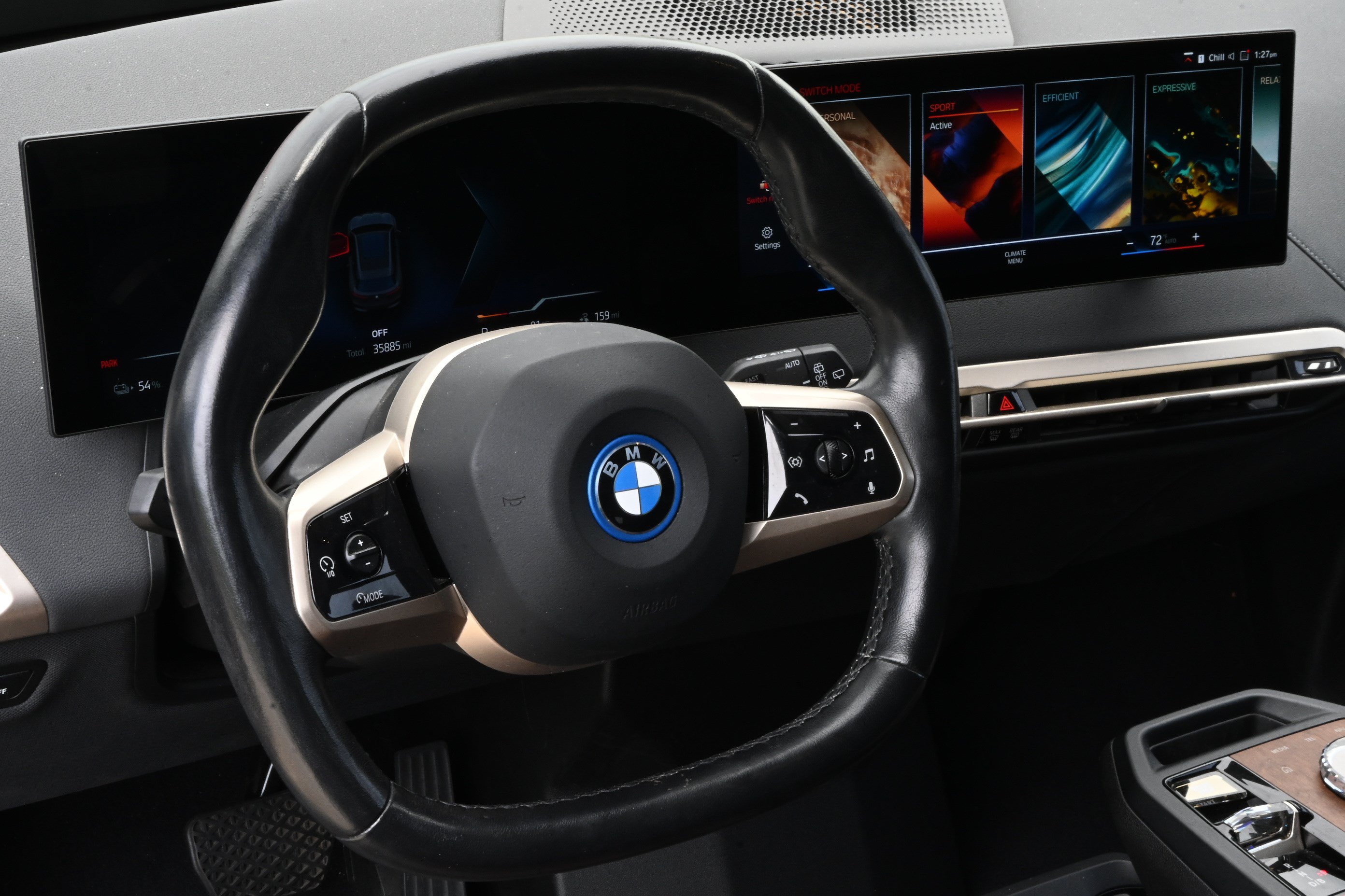 Used 2023 BMW iX xDrive50 w/ Premium Package AWD/4WD image 14