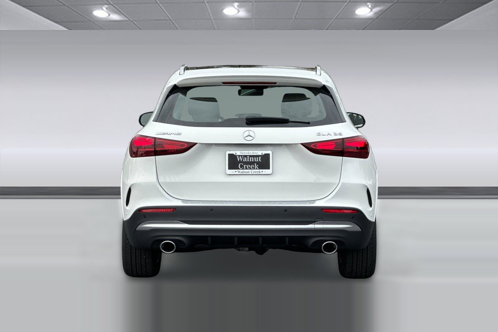 New 2026 Mercedes-Benz GLA 35 AMG 4MATIC image 9