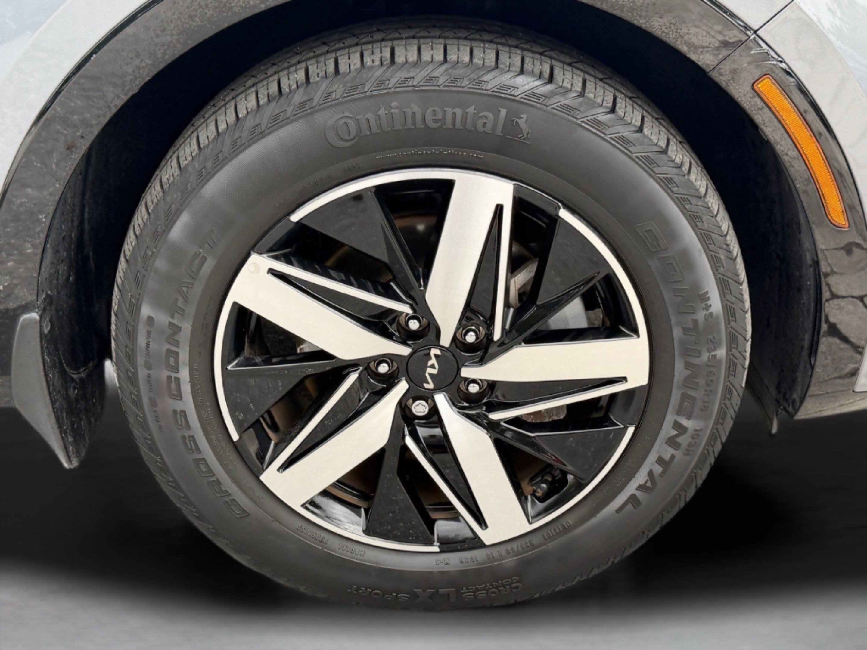 Certified 2023 Kia Sorento S FWD image 18