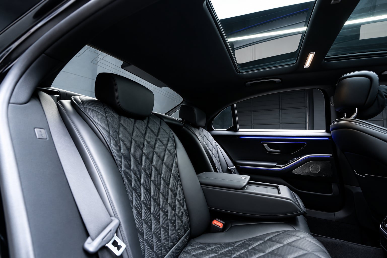 Used 2023 Mercedes-Benz S 500 4MATIC w/ AMG Line image 26